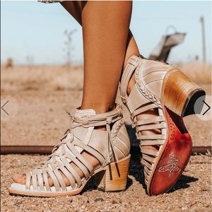 NWT & BOX - FREEBIRD WAZEE